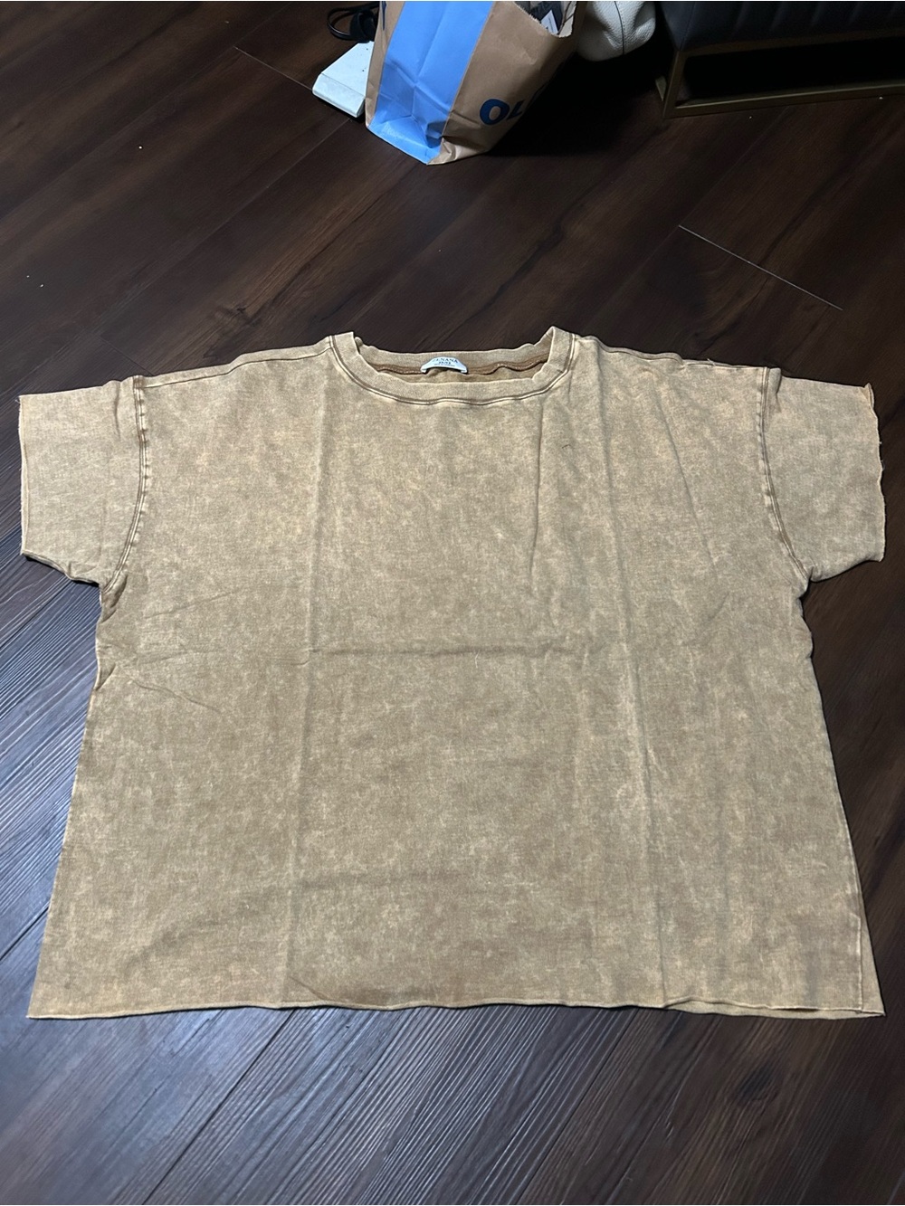 Zenana Outfitters NWOT Tan Short-Sleeve Relaxed Tee